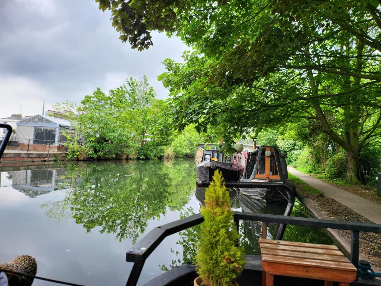 Lovely Canal Boat In Little Venice For Family & Friends Londres Exterior foto